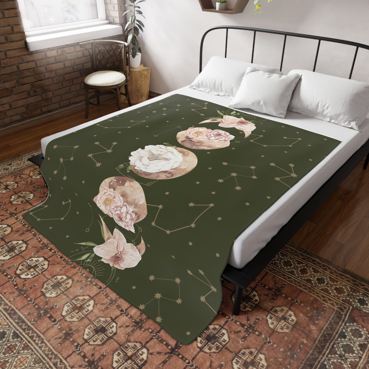 Celestial Floral Fleece Blanket, Cozy Throw for Astrology Lovers, Moon Phases Blanket, Boho Decor, Gift for Her